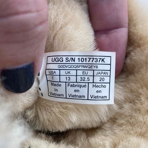 UGG boot Girls size 1